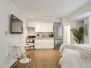 apartment at M5B2R3, Toronto, Canada