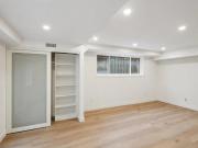 apartment at M5R1L8, Toronto, Canada
