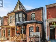 apartment at M5T1B9, Toronto, Canada
