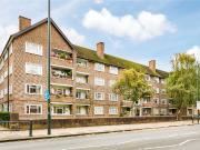 Apartment at Mortlake High Street, London