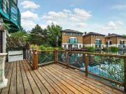 Apartment at Plover Way, London