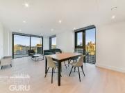 Apartment at Prince of Wales Drive, Greater London