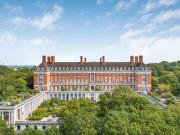 Apartment at Richmond Hill, Greater London