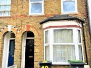 apartment at Richmond Road, London