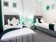 Apartment at Ridgeway Parade, Bristol