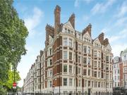 Apartment at Ridgmount Gardens, Greater London