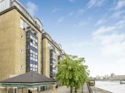 Apartment at Rotherhithe Street, London Borough of Southwark