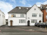 Apartment at Sparrow Farm Road, Greater London