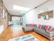 Apartment at Steel's Lane, Greater London