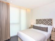 apartment Charles Clowes Walk, London, SW11