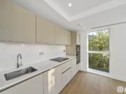 apartment Empire House, Chiswick High Road London W4