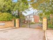 1 Bedroom Apartment Flat