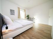 Apartment for 4 | Central Renovated, Dusseldorf...