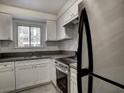 Apartment for rent in 200 & 206 Lakeshore Rd. W