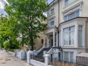 apartment for rent in Belsize Avenue, London, NW3