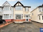 apartment for rent in Carlton Road, Romford, RM2