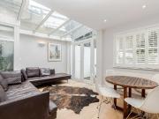 apartment for rent in Cornwall Crescent Cornwall...