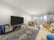 apartment for rent in Cottonham Close, London, N12