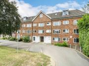 apartment for rent in Gainsborough Road Finchley, N12