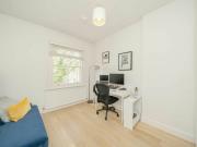 apartment for rent in Hazlitt Road Shepherds Bush, W14