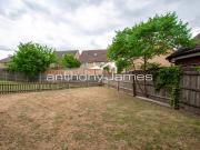 apartment for rent in Heatherbank Close, Crayford