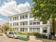 apartment for rent in King Edward's Road London...