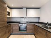 Apartment for rent in Metro Apartments, High Road,...