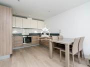 Apartment for rent in Metro Apartments, High Road,...