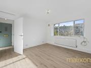 Apartment for rent in Parchmore Road, Queensbury Court,...