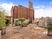 apartment for rent in Parkgate Road, London, SW11