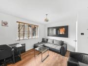 apartment for rent in Ringwood Gardens,, E14