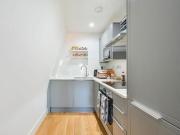 Apartment For Sale Leatherhead Surrey 200000 ES95569963