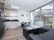 apartment in 84 Alie Street, London