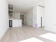 apartment in 90 Beresford Avenue, London