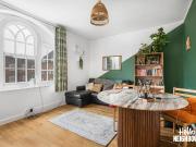 apartment in Albion Avenue