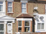 Apartment In Bannockburn Road, London Se18