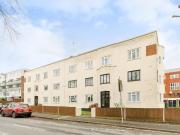 apartment in Benhill Wood Road