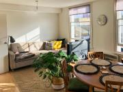 apartment in Broadway Market, E8