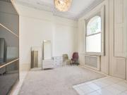 apartment in Buckland Crescent