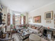 apartment in Burnaby Street apartment in Burnaby Street