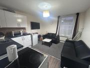 apartment in Cardigan Gardens, Luton