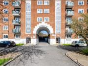 apartment in Chertsey Court