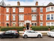 apartment in Clevedon Road