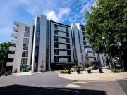 apartment in Colonial Drive, Chiswick