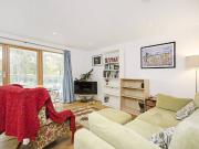 apartment in Downs Road