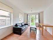 apartment in Durnsford Road