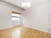 apartment in Florfield Road