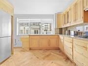 apartment in Gloucester Square, Hyde Park Estate W2...