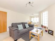 apartment in Goldsworth Road apartment in Goldsworth Road