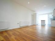 apartment in Hayes Crecent, Golders Green, NW11